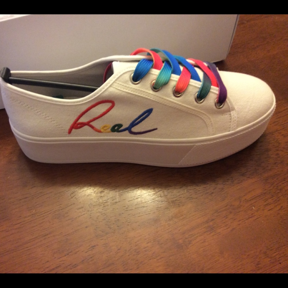 Reduced Steven Madden Embroidered Sneakers "Real Love" - Picture 1 of 3